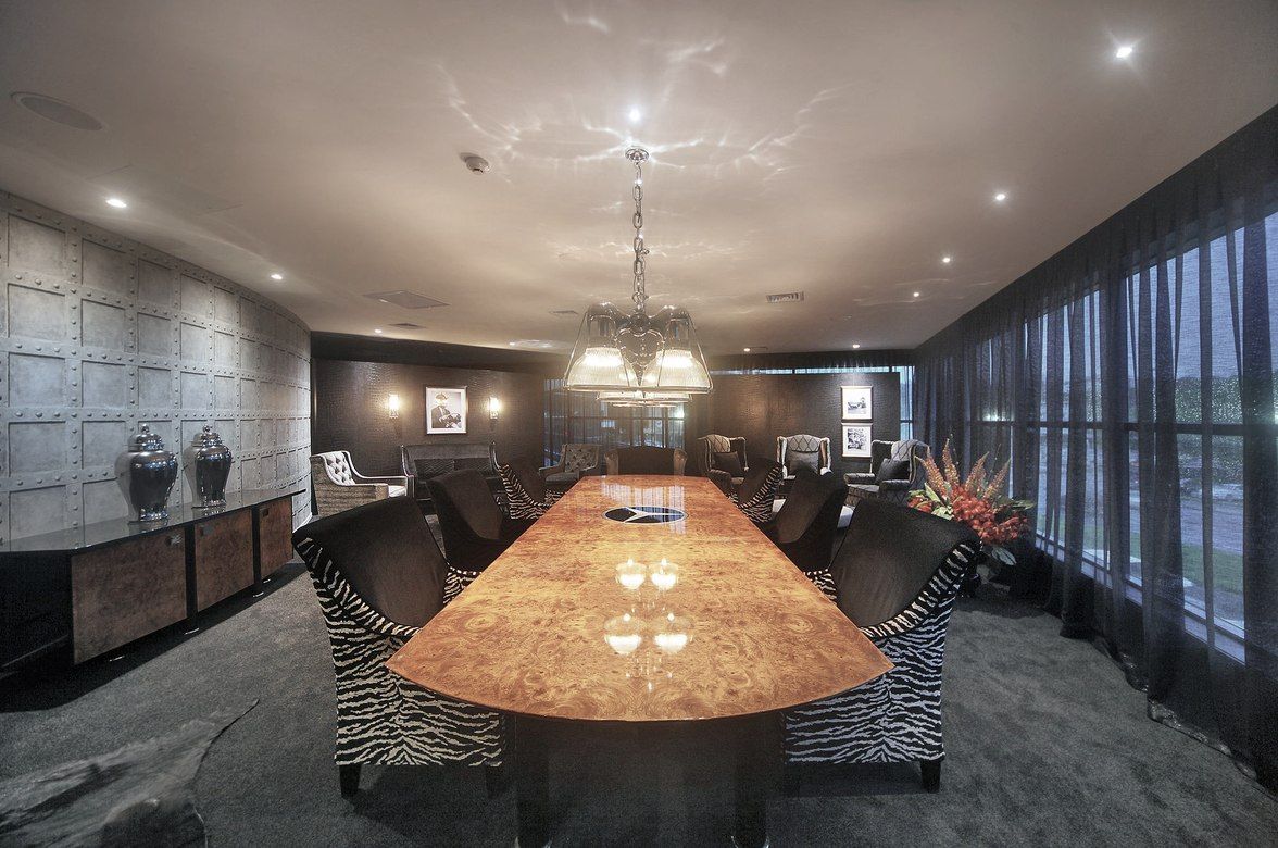 Mercedes Auckland Boardroom