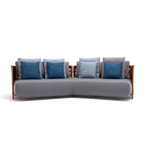 Levante Sofa by Exteta