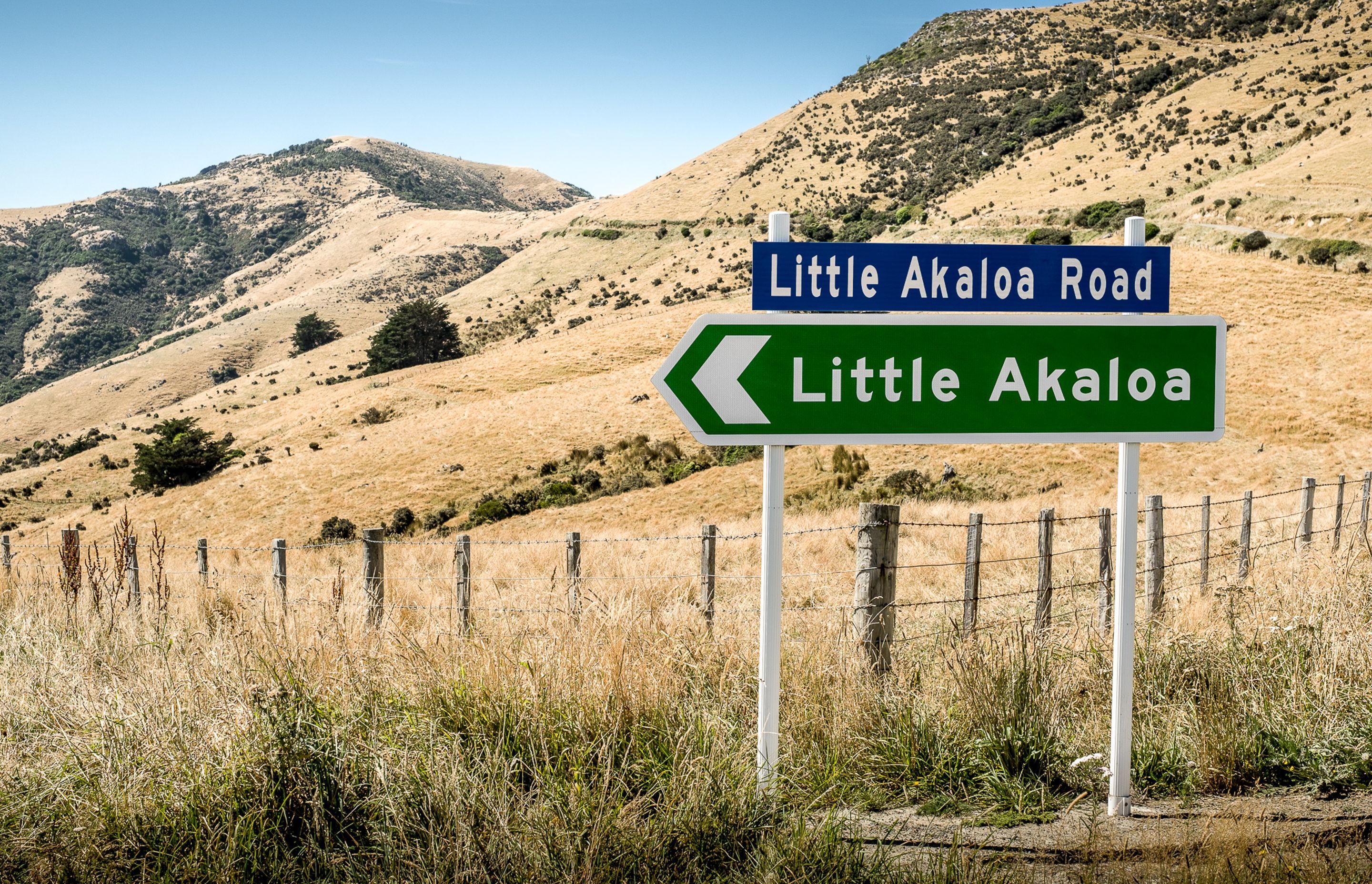 The road to Little Akaloa Road.