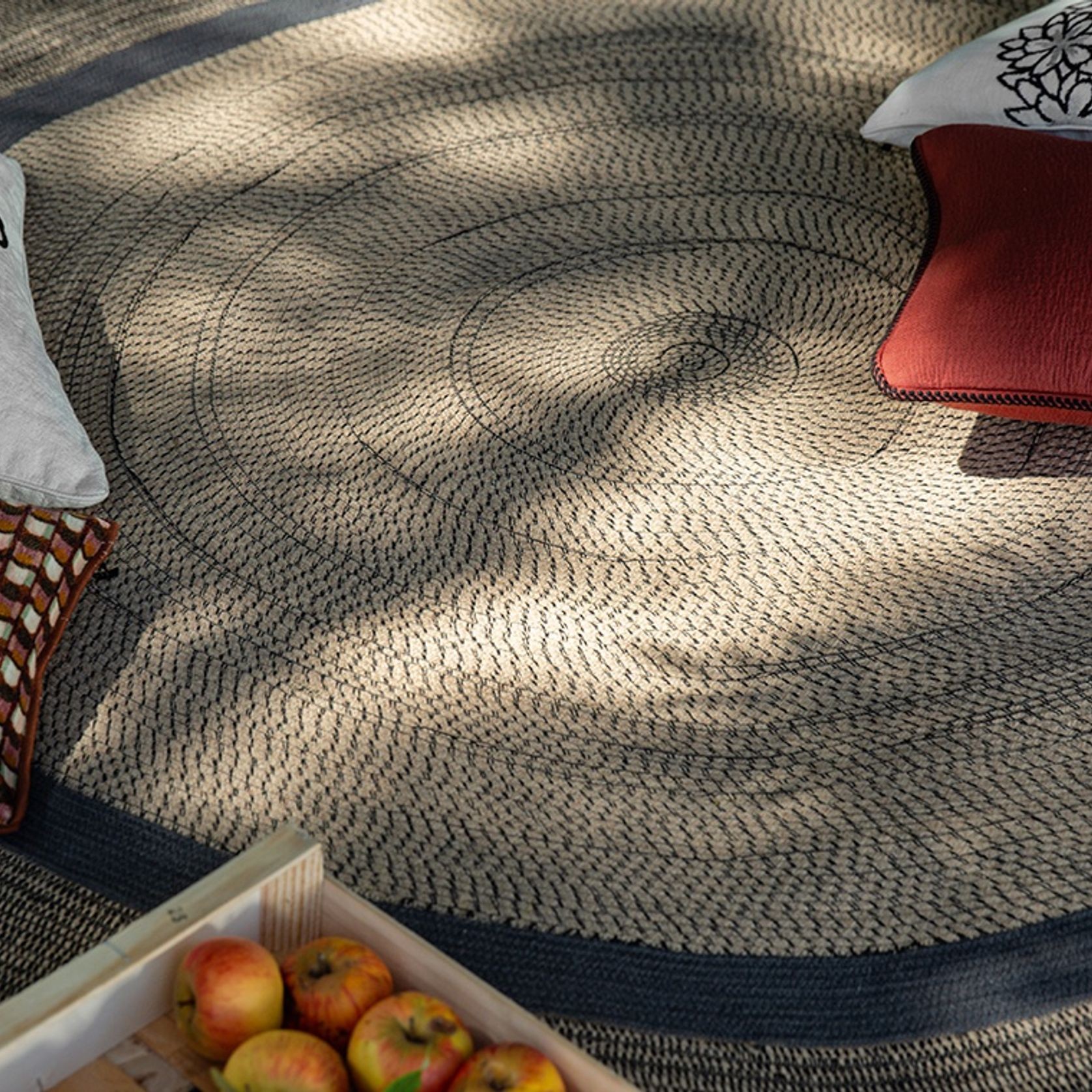 DISCO Tapis Outdoor Rug by Elitis Accessories gallery detail image