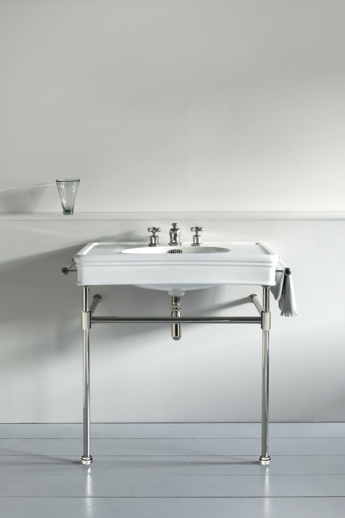 Lonsdale 860mm Basin on Metal Basin Stand