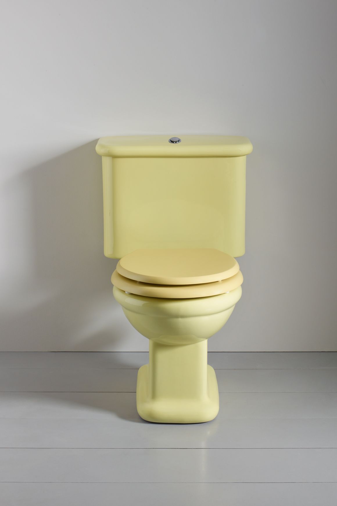 Rockwell Toilet With Close Coupled Cistern Pan