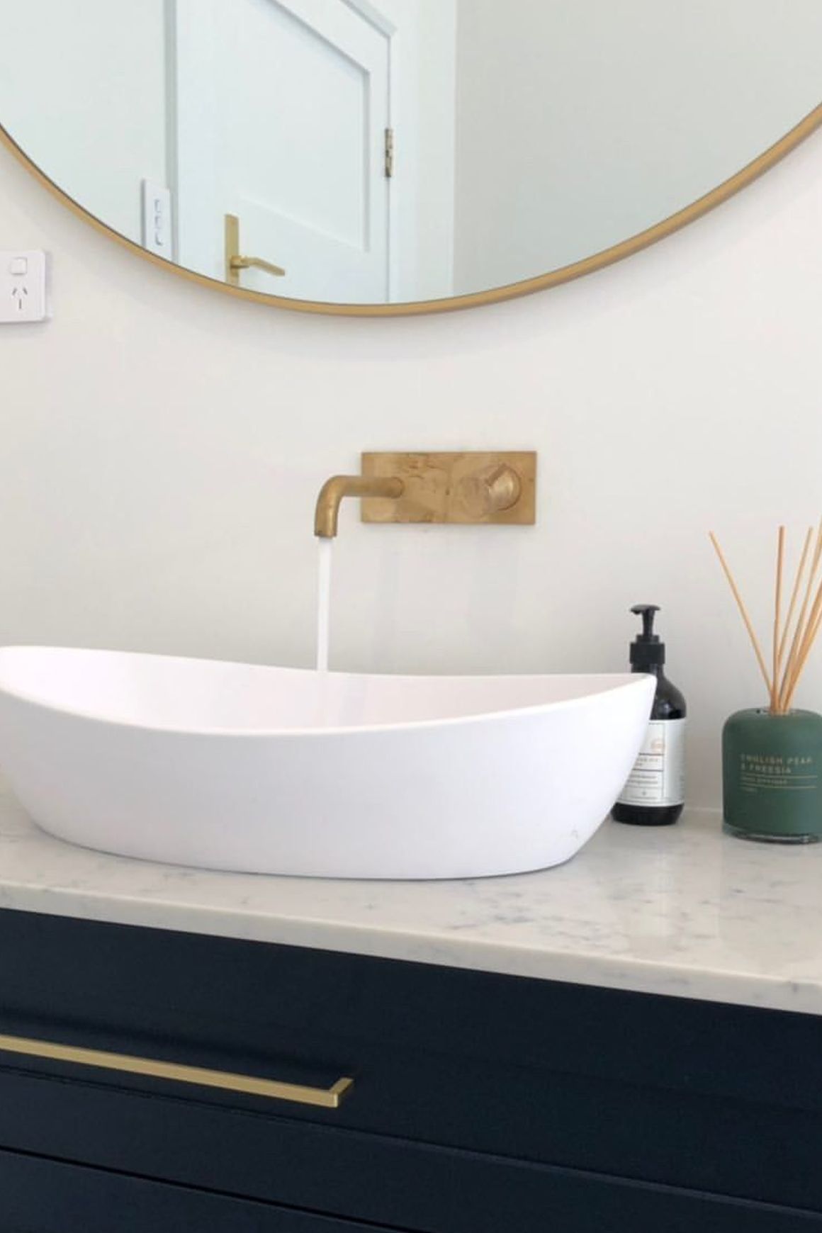 Vivienne STB24 Curved Top Basin