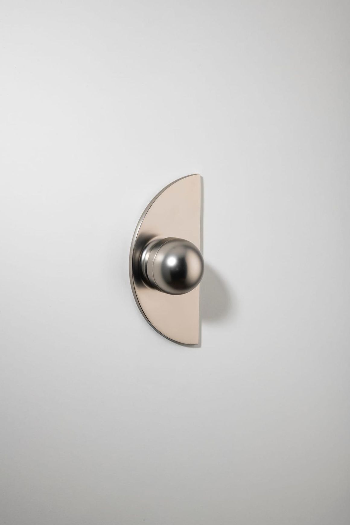 H03 Knob on Backplate Half Moon
