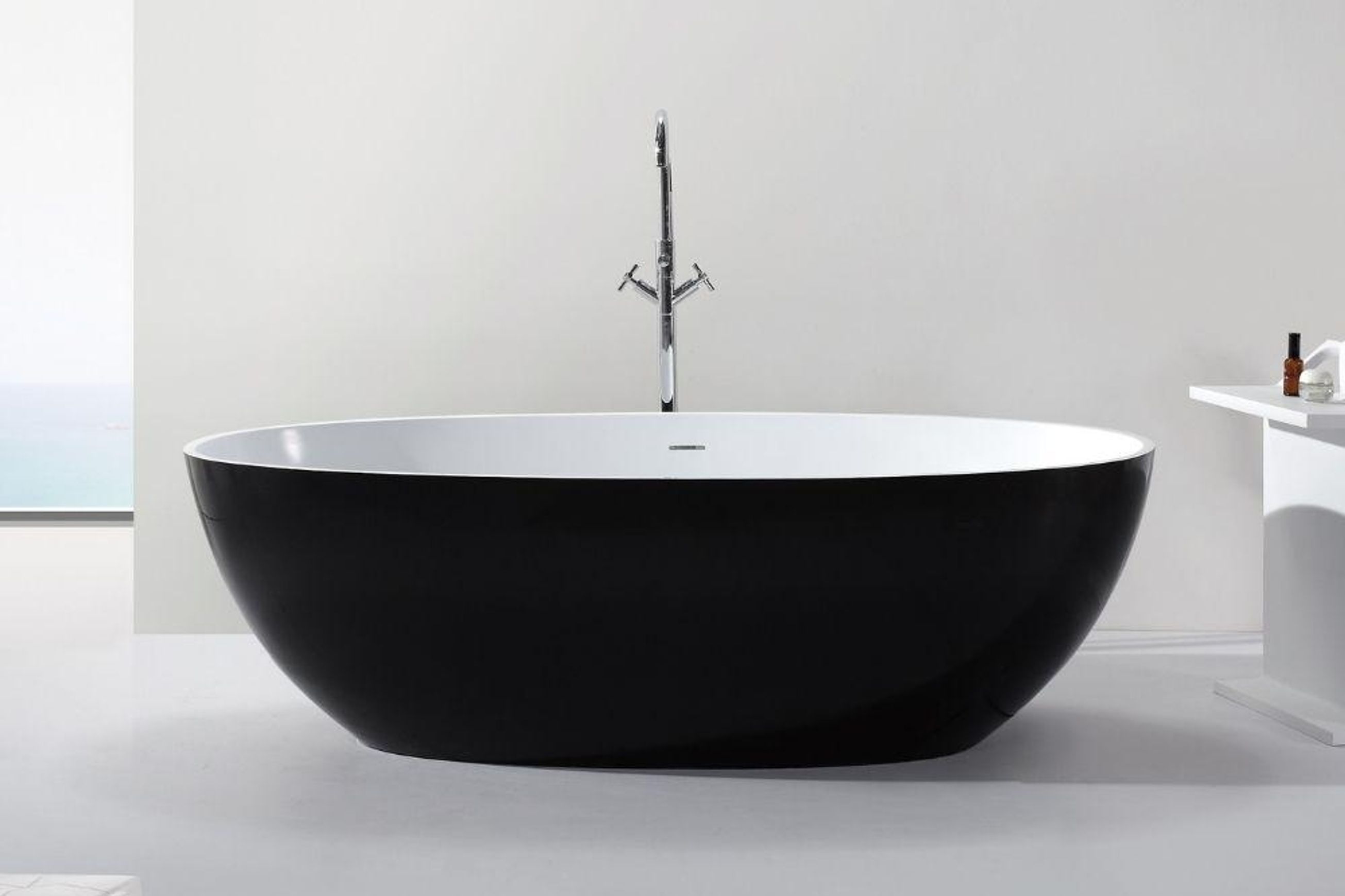 B003-a Stylish Large Hugi Bath 1828mm