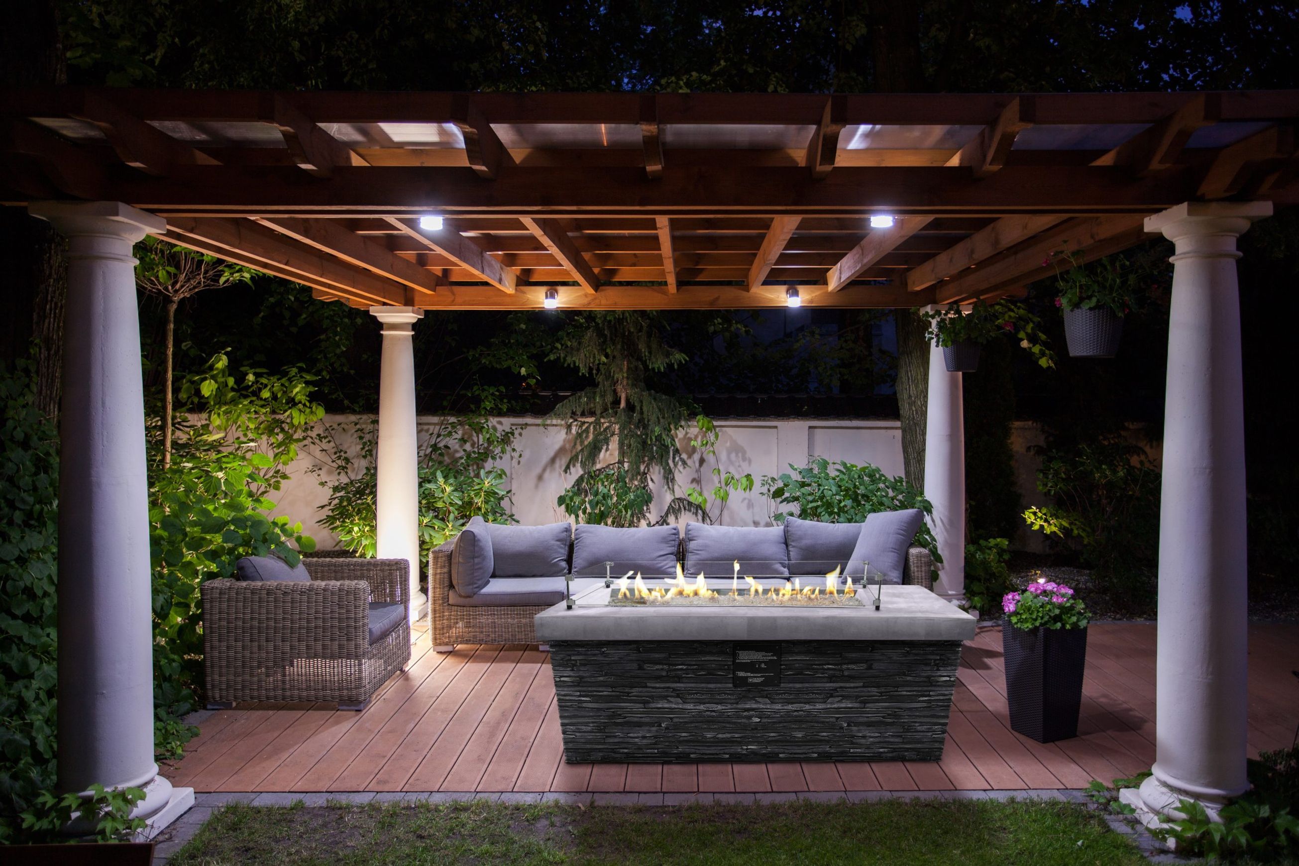 Jetmaster Horizon Island Outdoor Fireplace