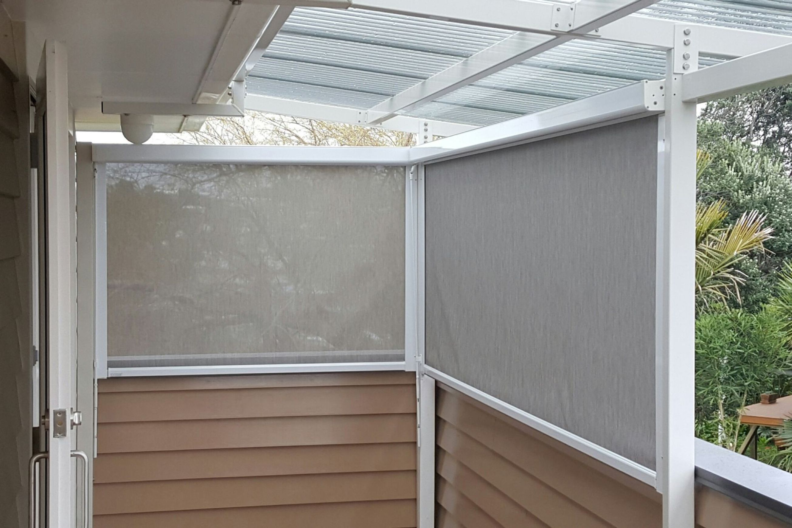 Securo® Pull Down Blind – Exterior