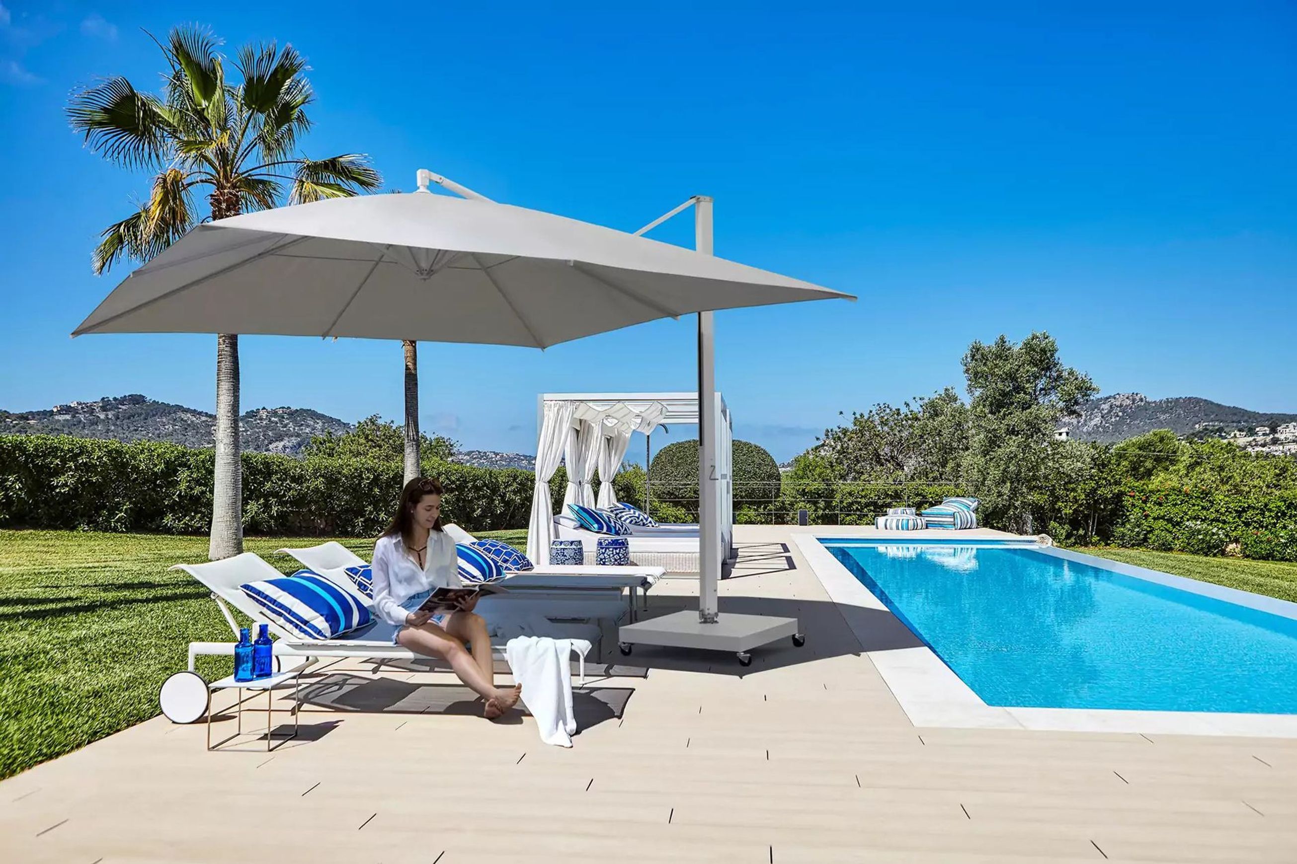 Scala Patio Umbrella | Caravita