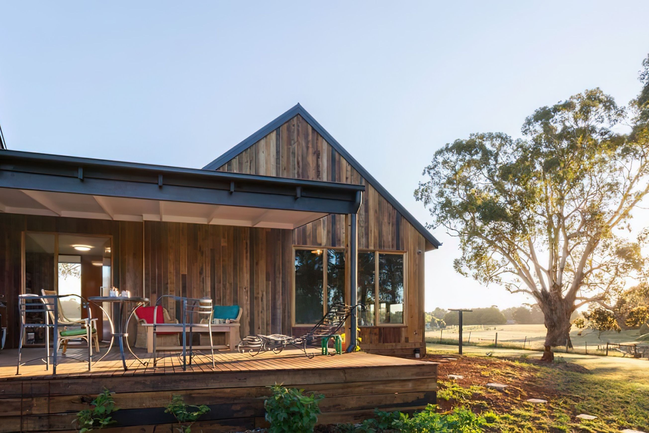 Cladding | Mixed hardwoods – sawn face – no oil