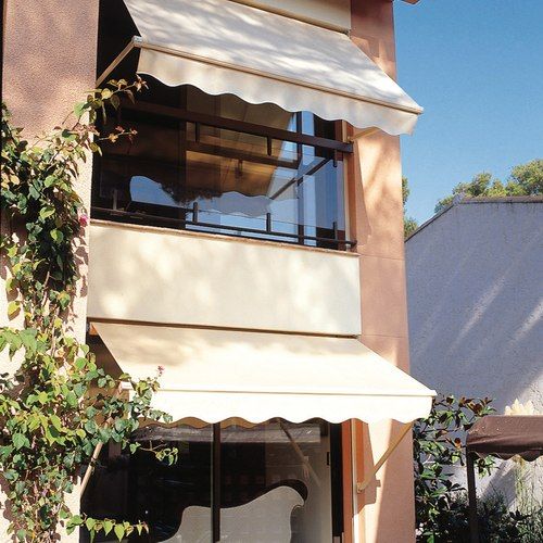 Bannette™ Drop Arm Awning