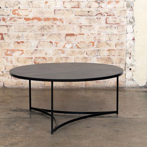 Ubique coffee table