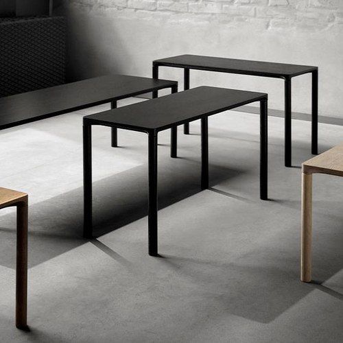Piloti Table Model 6715 by Fredericia