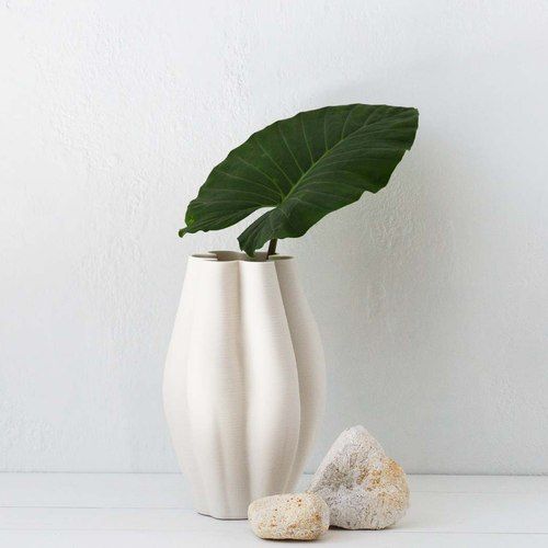 'La Mer' Vase / Medium / Ivory