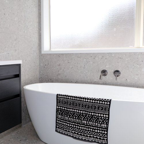 Code Cervo Acrylic Freestanding Bath 1700X850X580Mm