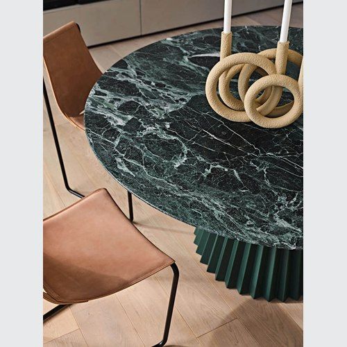 Plisse Dining Table