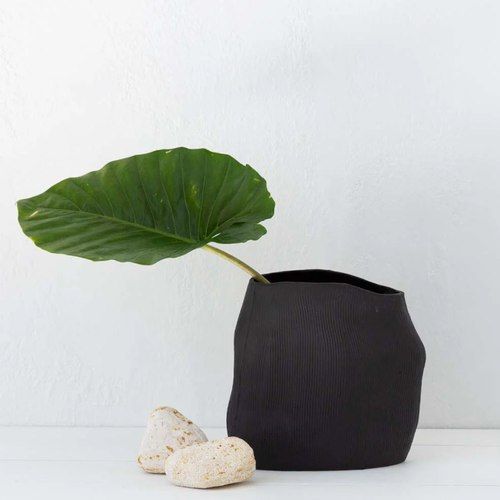 'Chalk' Vase / Tall / Ebony
