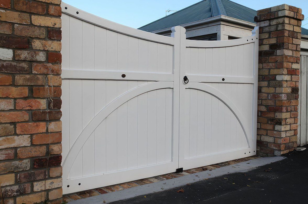 Victoria | Traditional Style Gates