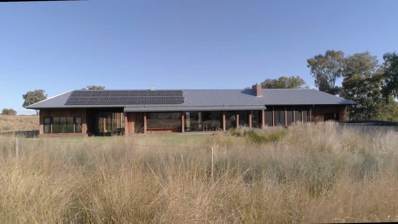 Tamworth House - House in the Dry