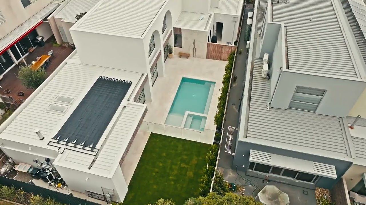MLH Building Group -  Beautiful Mornington Reveal