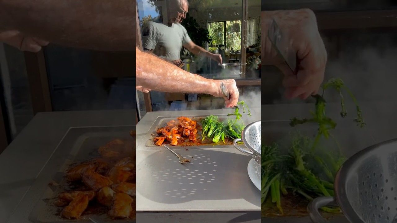 Cleaning a BORA Teppanyaki integrated in silverTouch Stainless Steel
