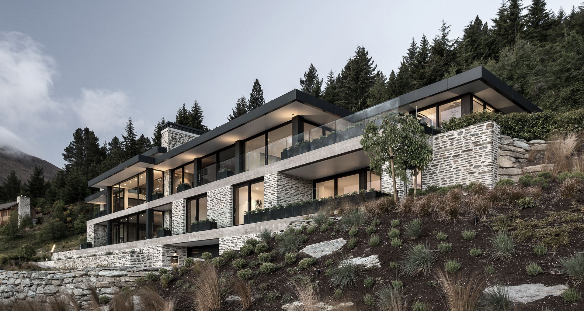 Stelvio, The Peak banner