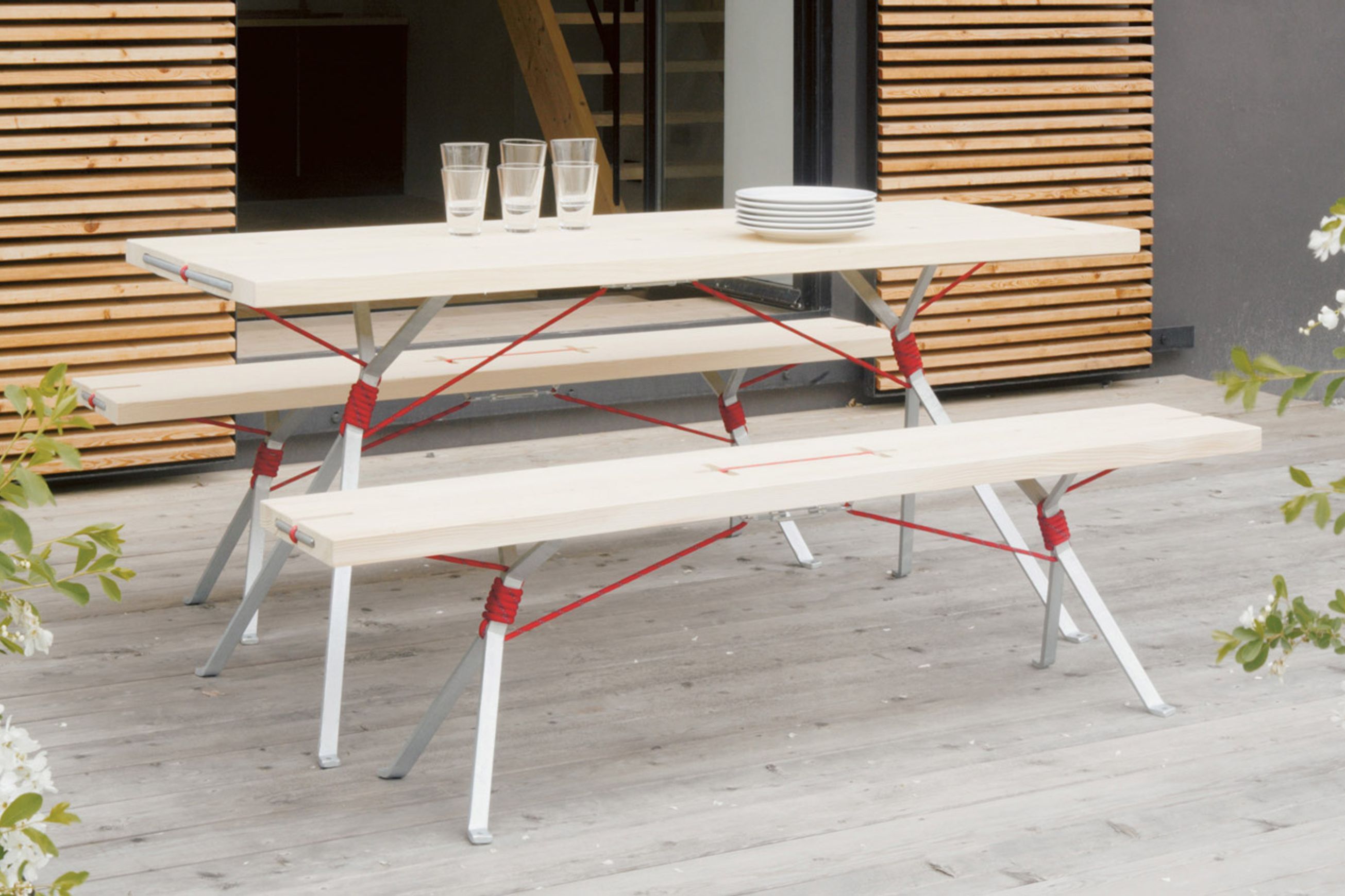KAMPENWAND Table and Benches