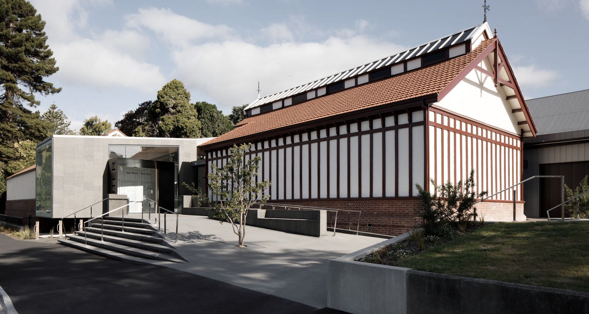 The Suter Art Gallery, Nelson banner