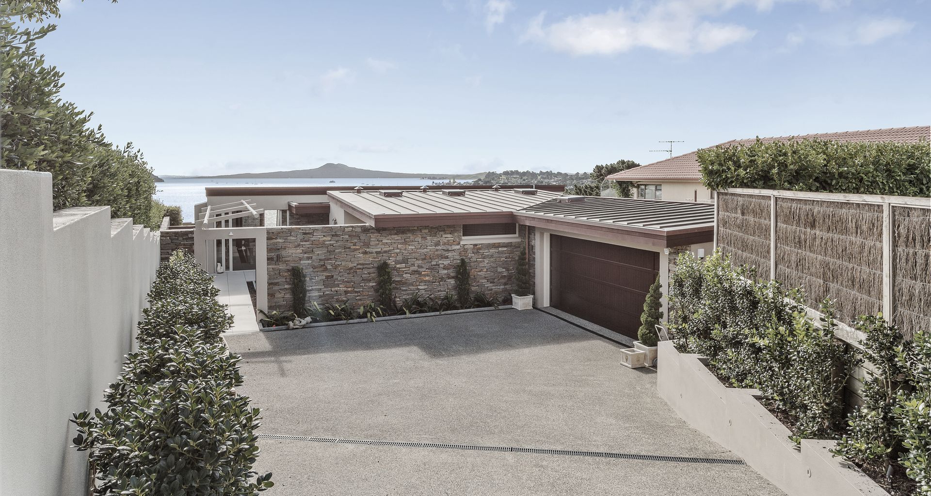 Takutai Ave, Half Moon Bay banner