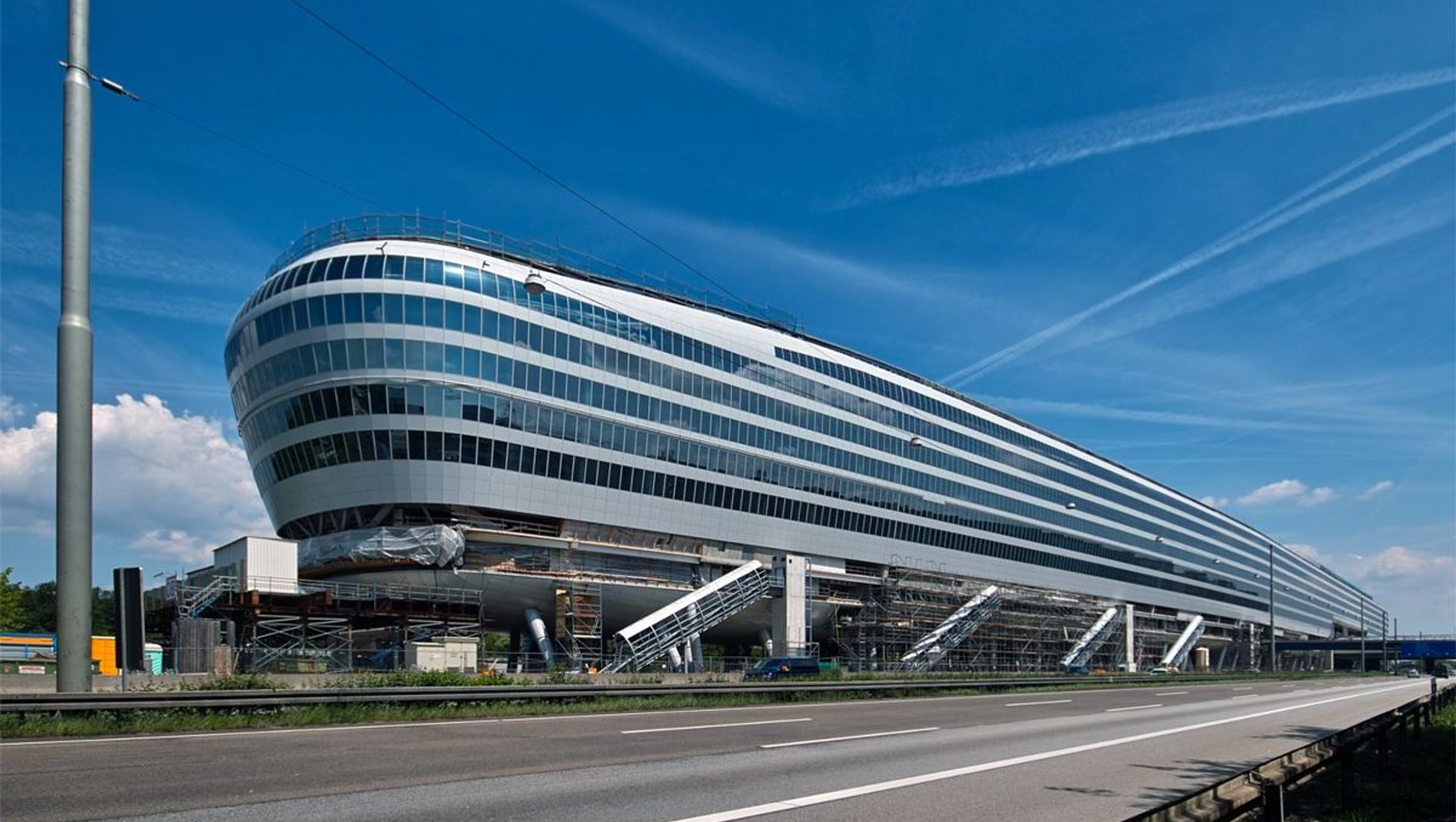 The Squaire (airrail Center) banner