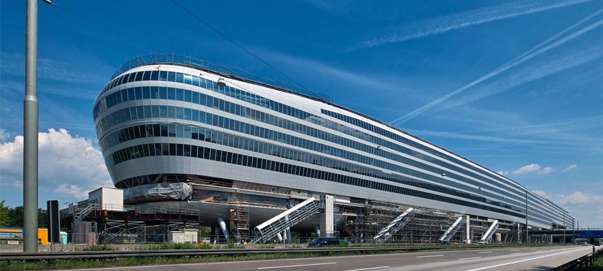 The Squaire (airrail Center) banner