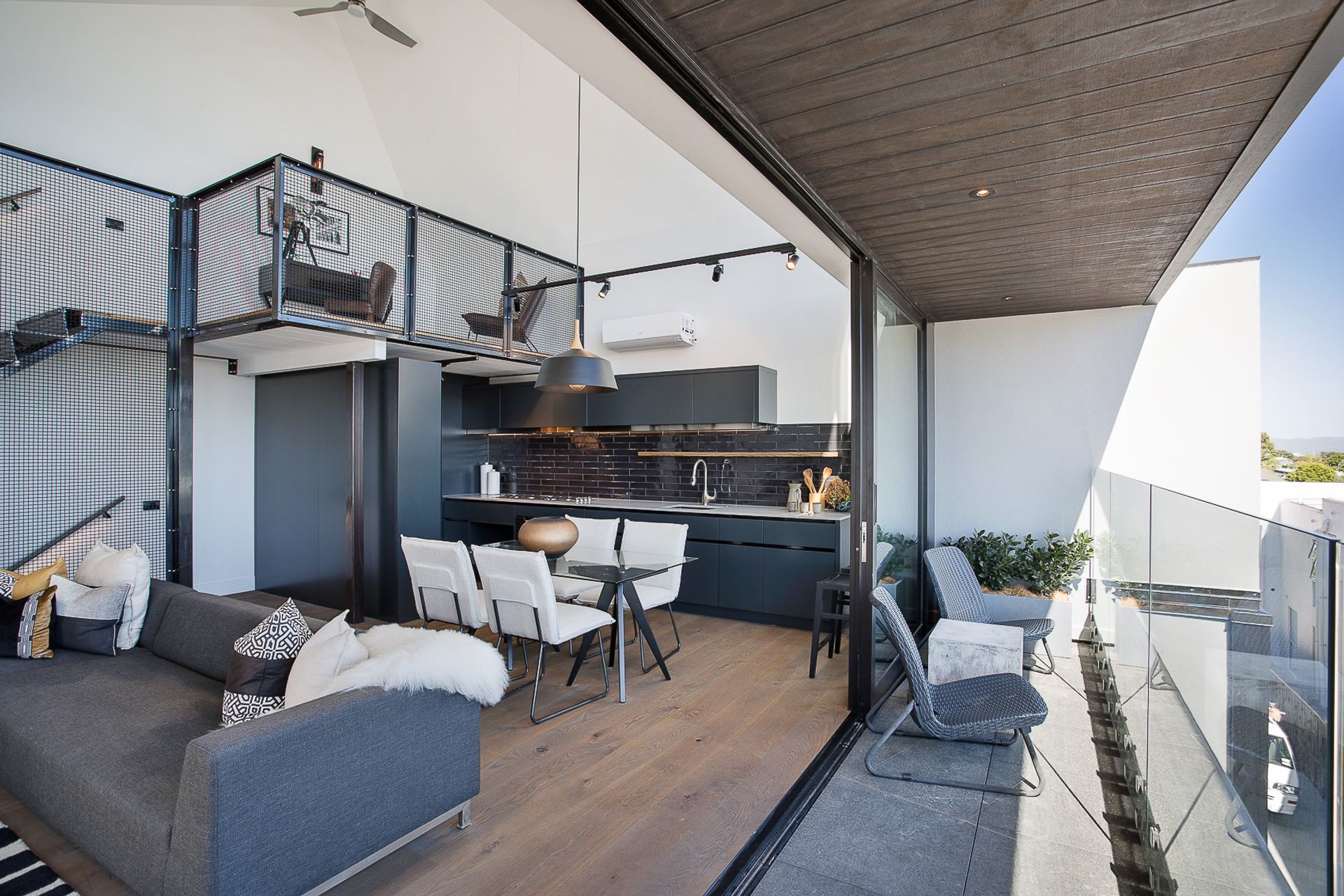 Leuschke Kahn Architects