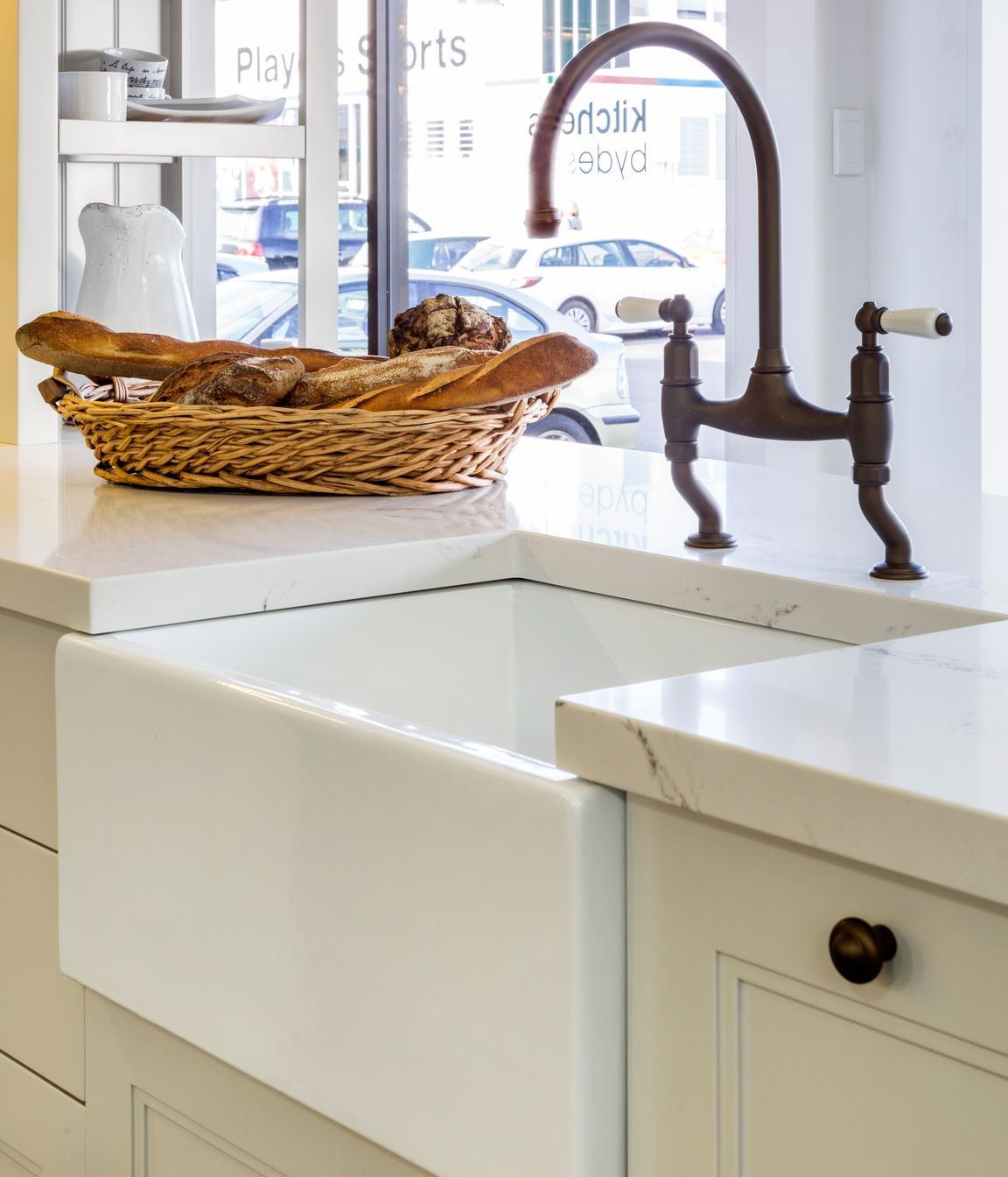 Traditional Studio Kitchen by Sue Gillbanks