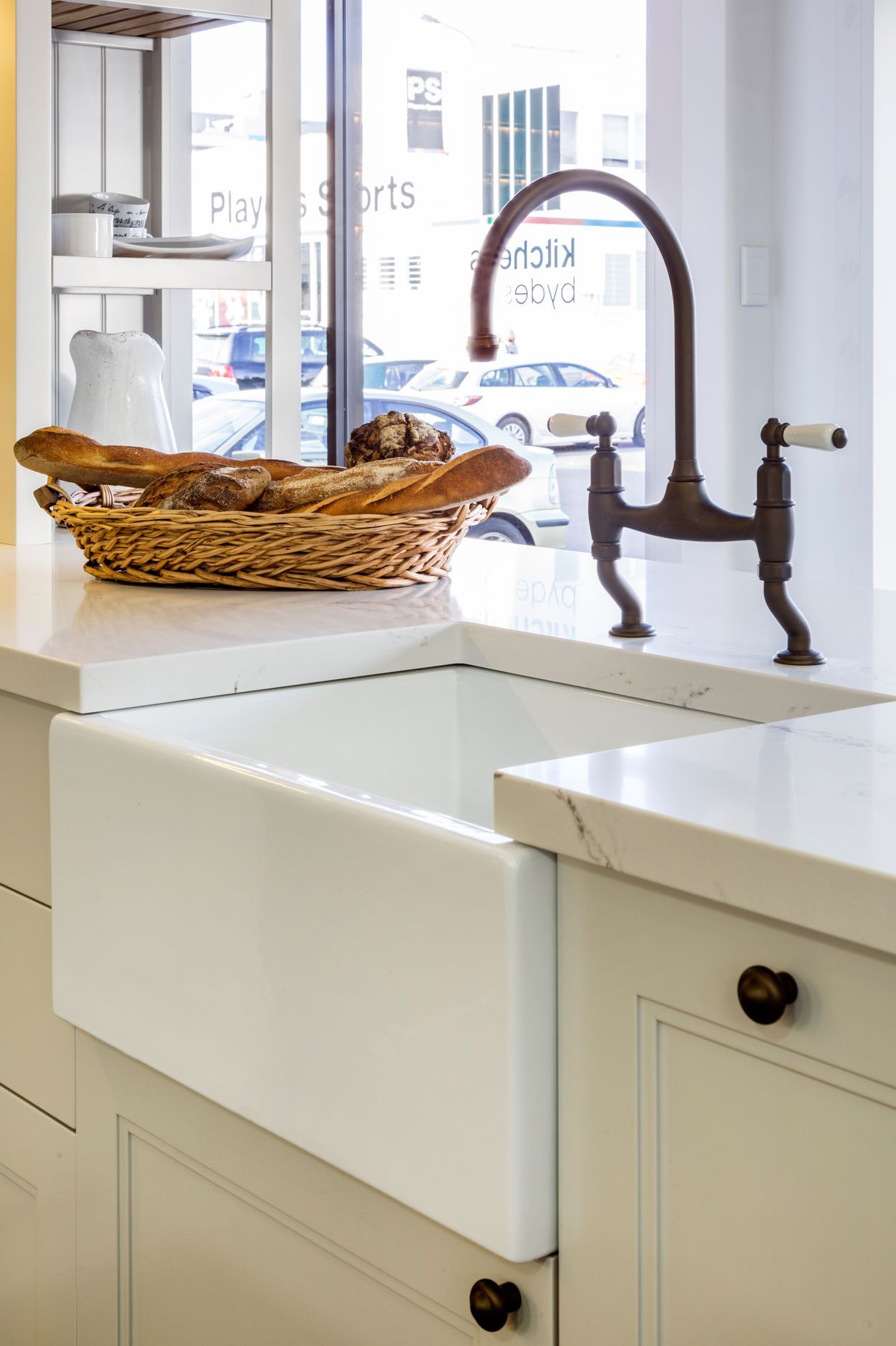 Traditional Studio Kitchen by Sue Gillbanks