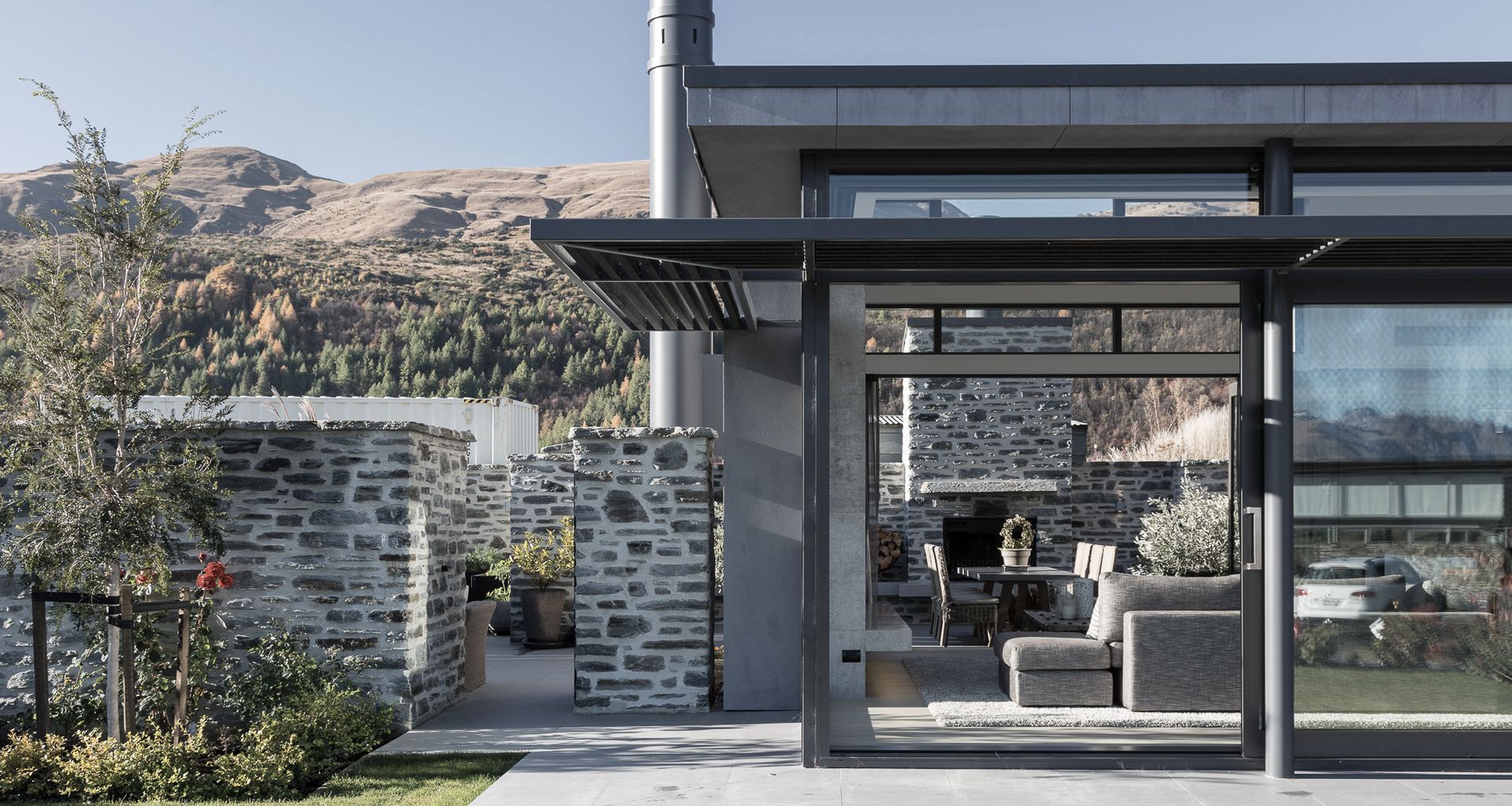 Modern Arrowtown Cottage banner