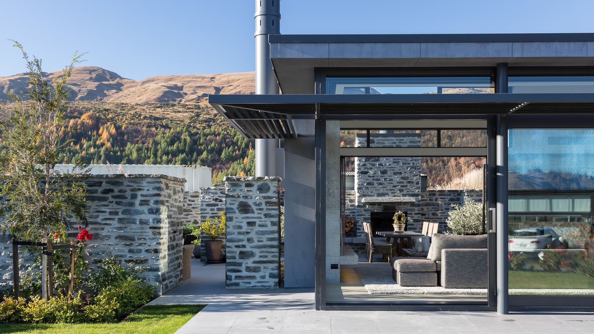 Modern Arrowtown Cottage banner