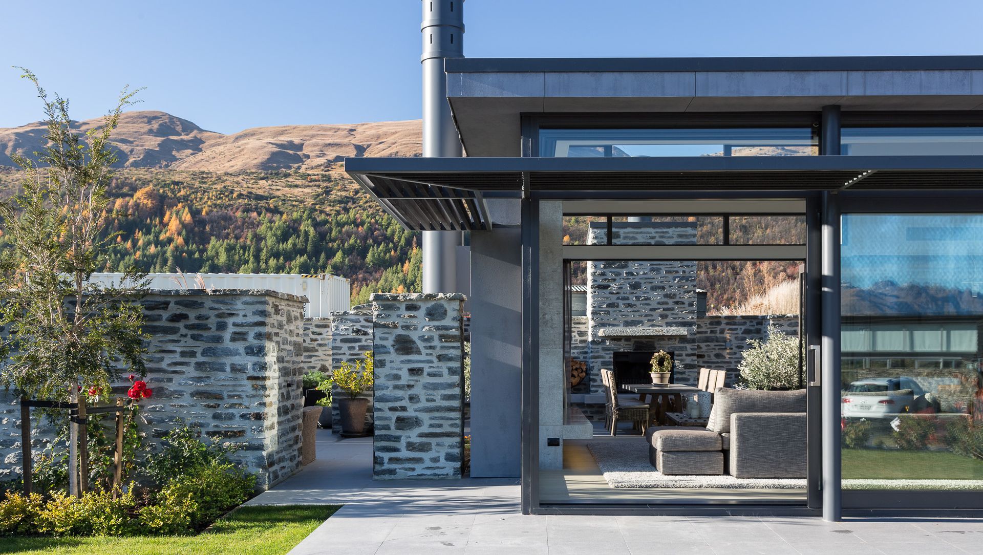 Modern Arrowtown Cottage banner