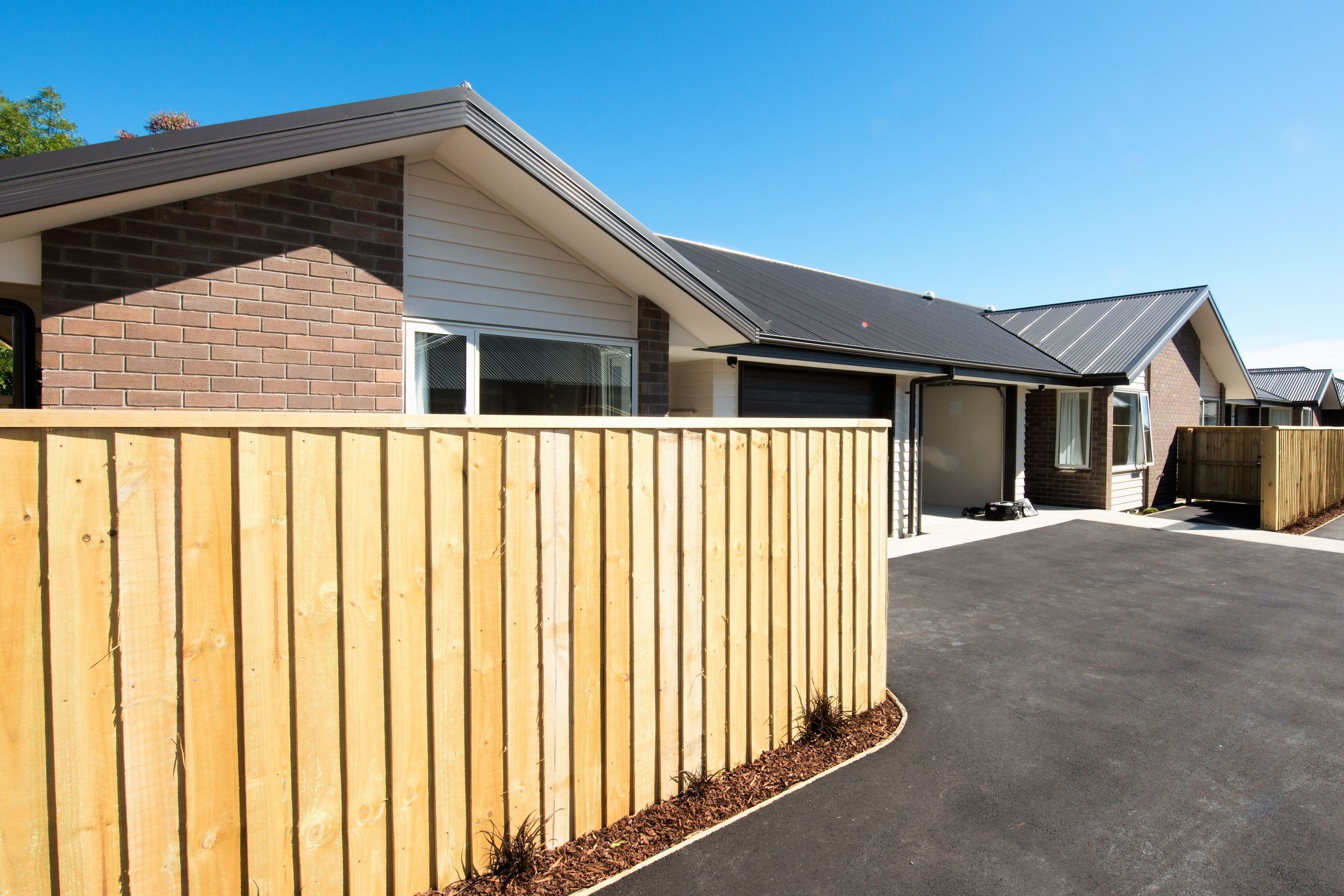  Lifemark Miles Construction 
