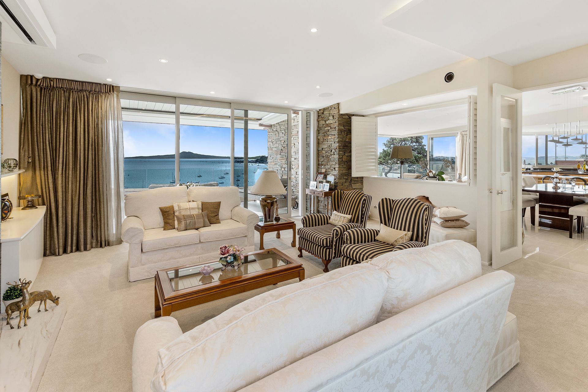 Takutai Ave, Half Moon Bay