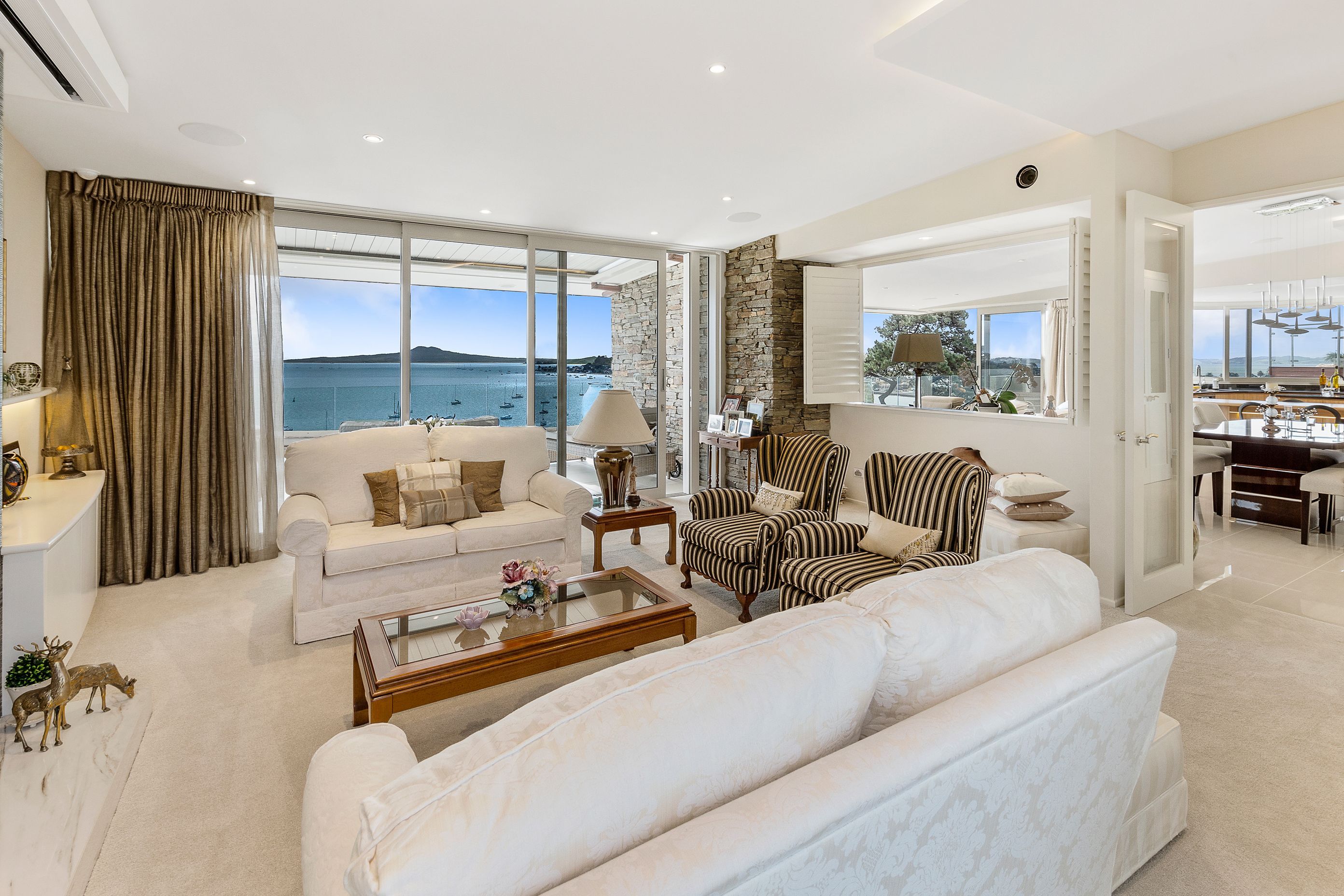 Takutai Ave, Half Moon Bay 