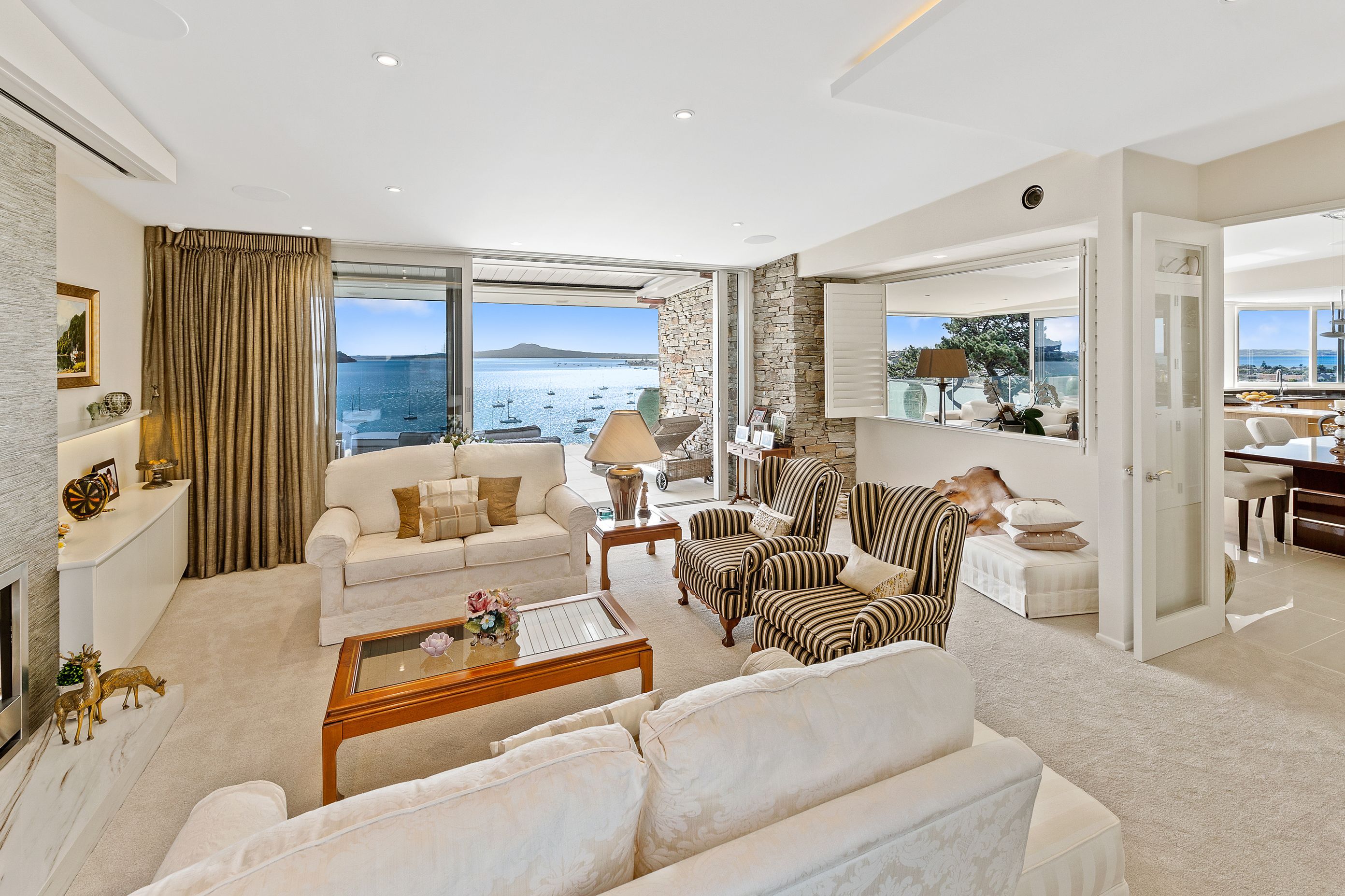 Takutai Ave, Half Moon Bay 