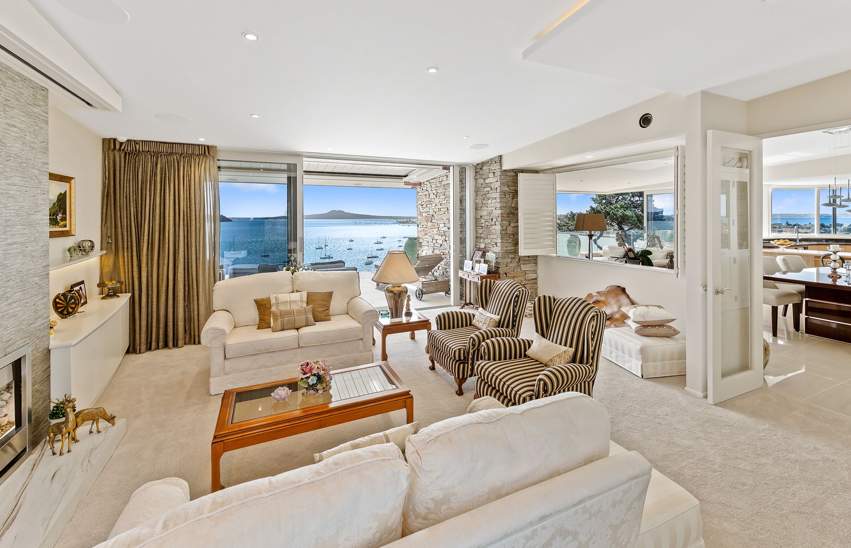 Takutai Ave, Half Moon Bay