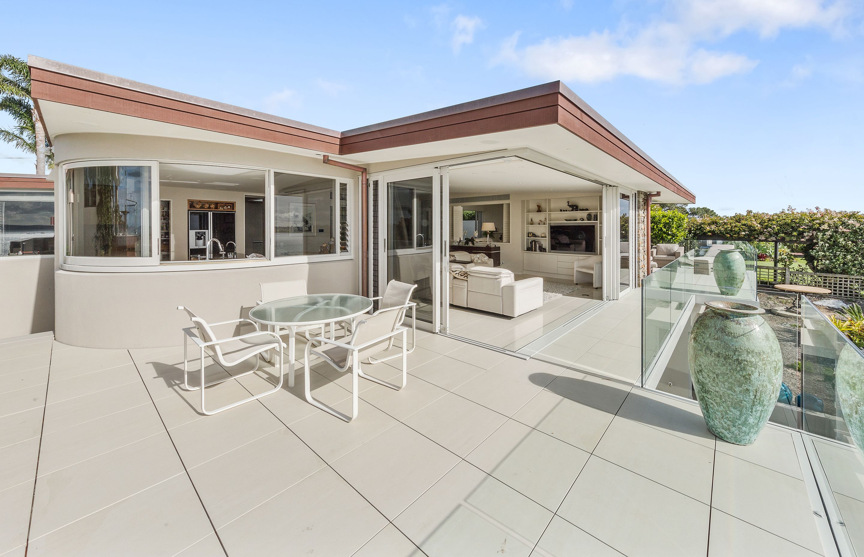 Takutai Ave, Half Moon Bay