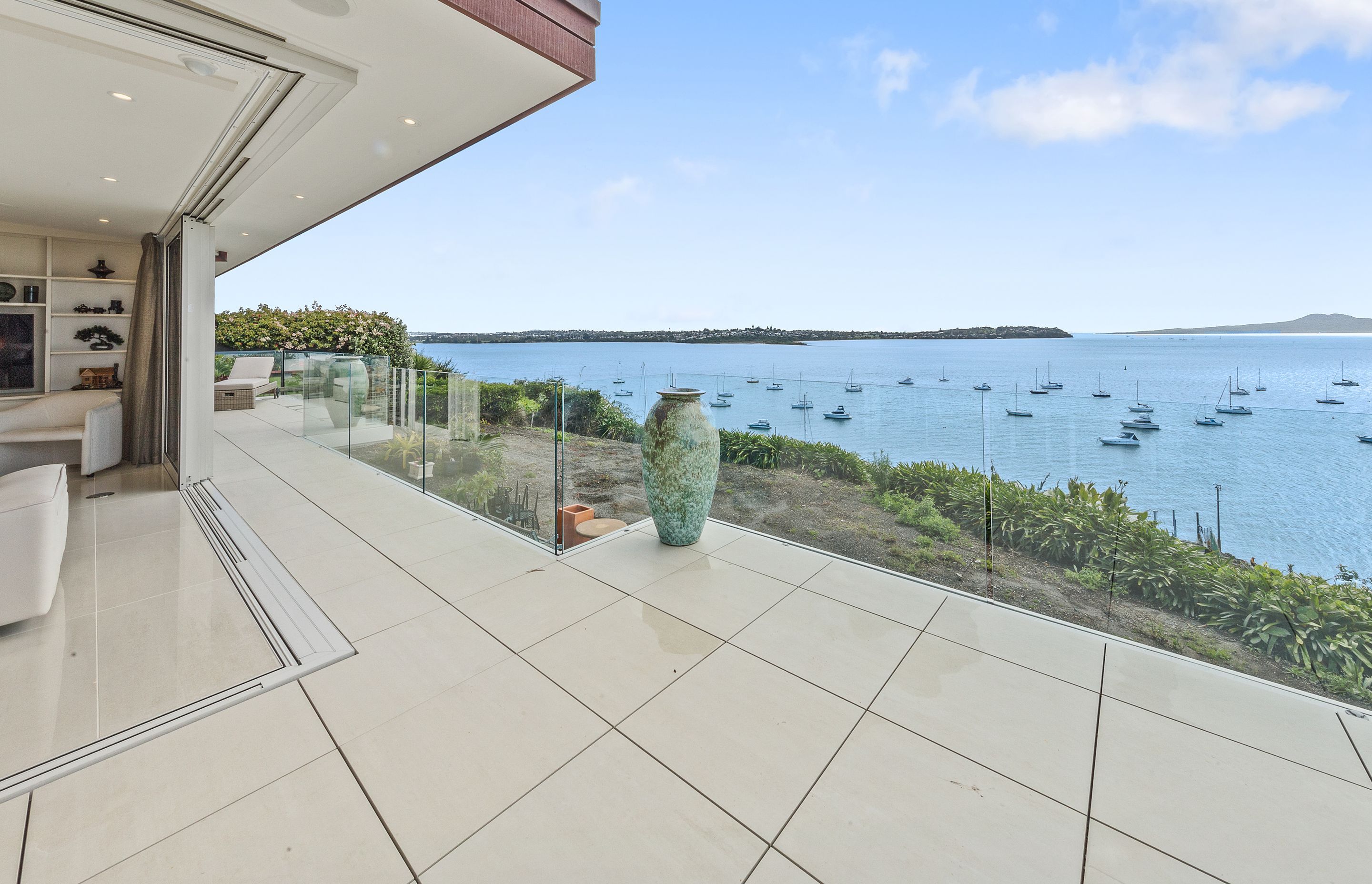 Takutai Ave, Half Moon Bay