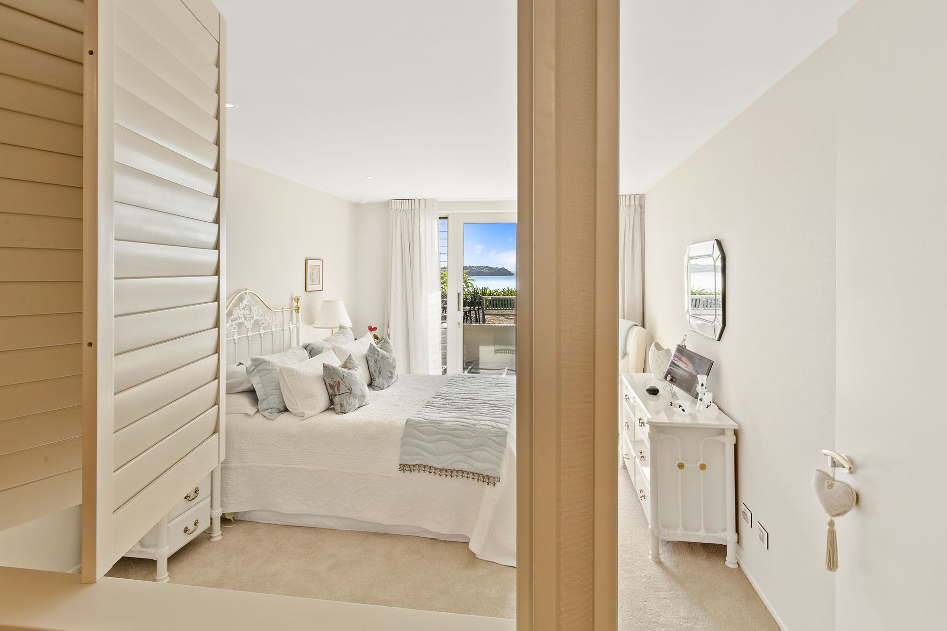 Takutai Ave, Half Moon Bay