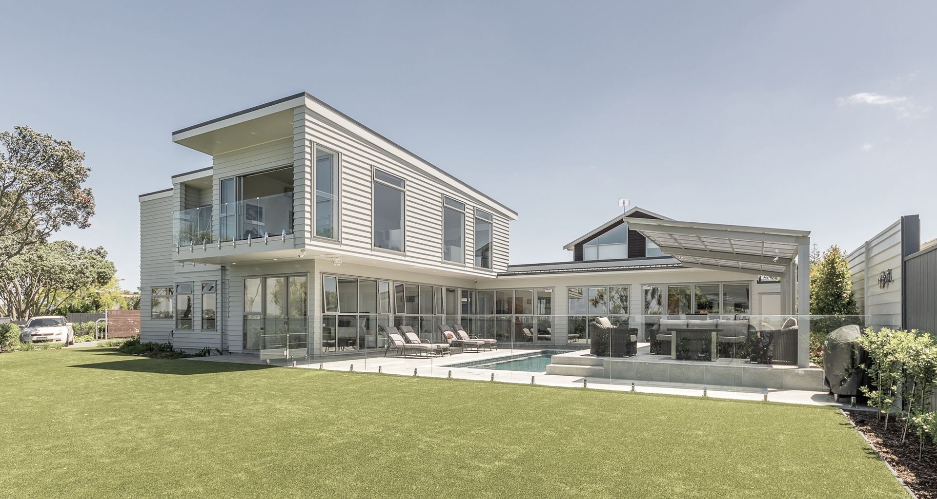 House by the sea in Auckland banner