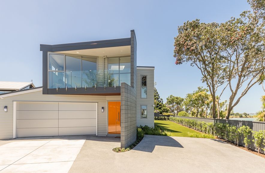 House by the sea in Auckland