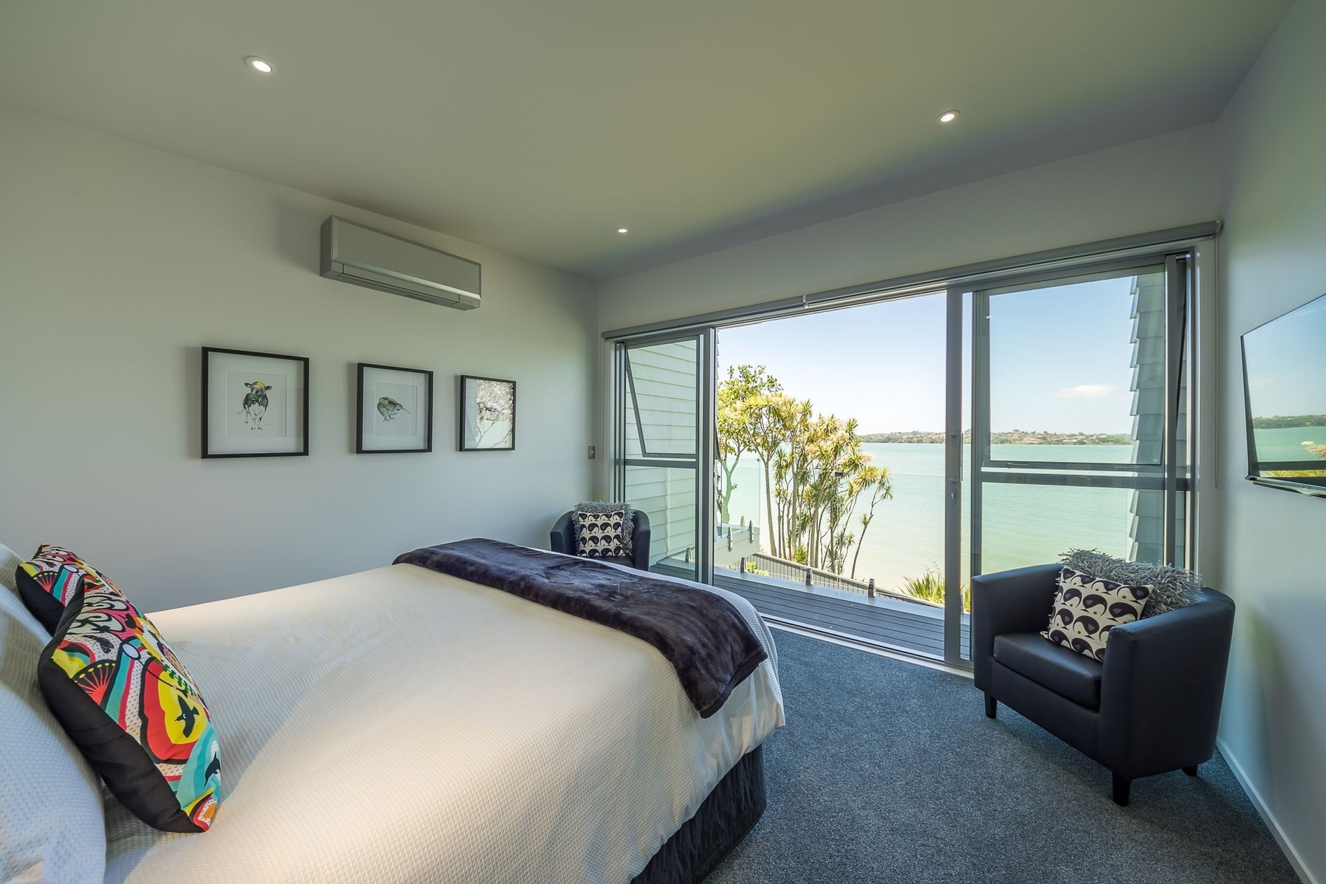 House by the sea in Auckland