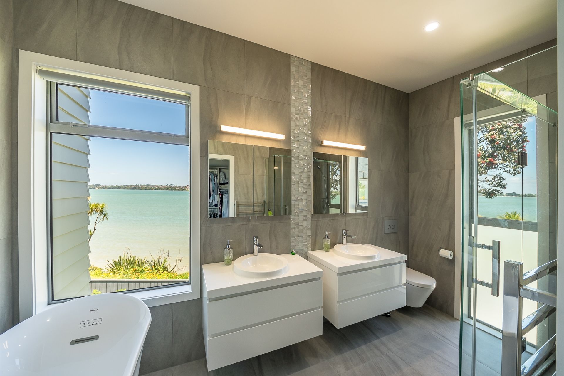 House by the sea in Auckland