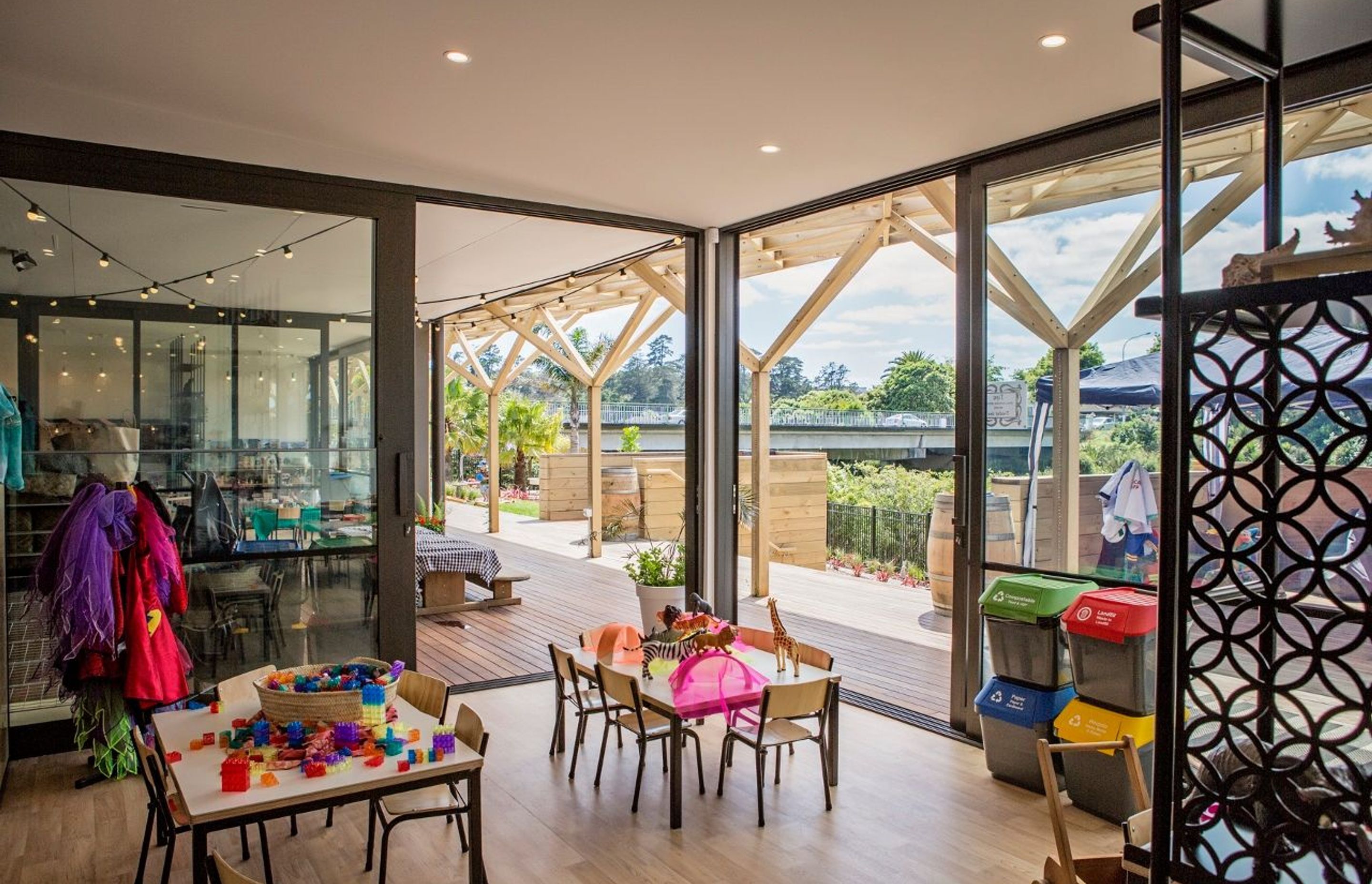 New Shoots Children’s Centre / Source Café