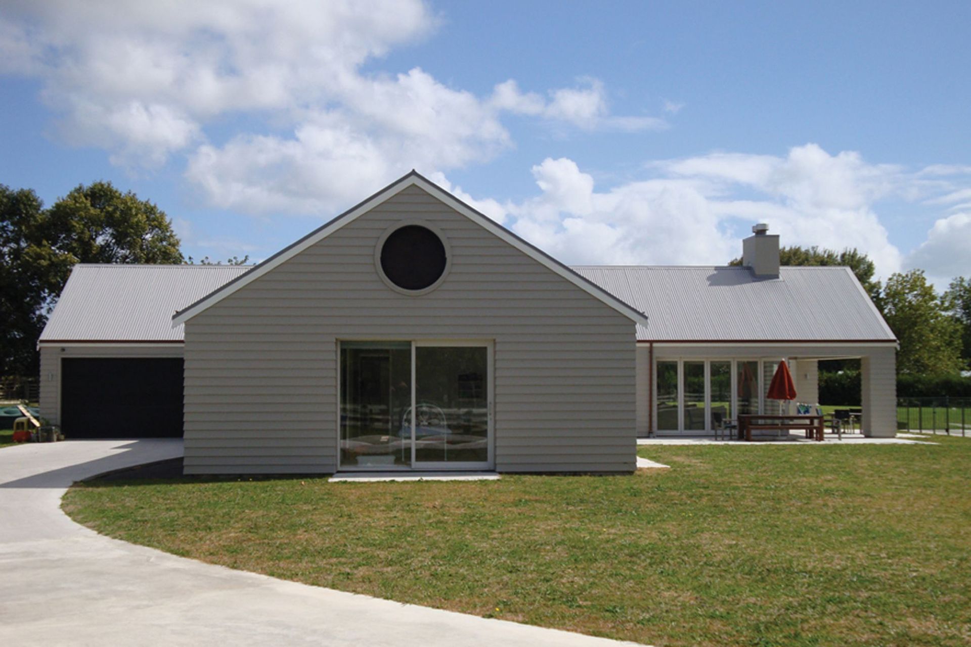 PASSIVE SOLAR COUNTRY HOUSE, GORDONTON